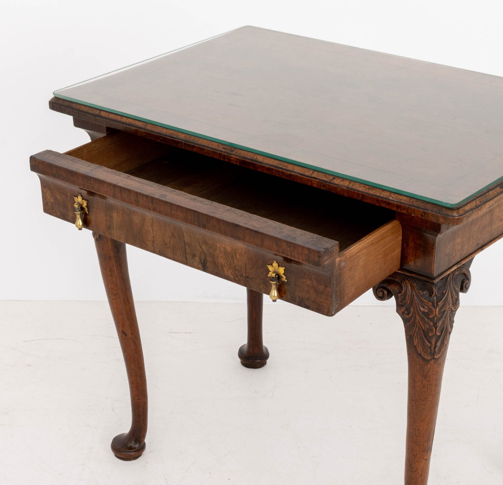 George II Walnut Side Table - 7