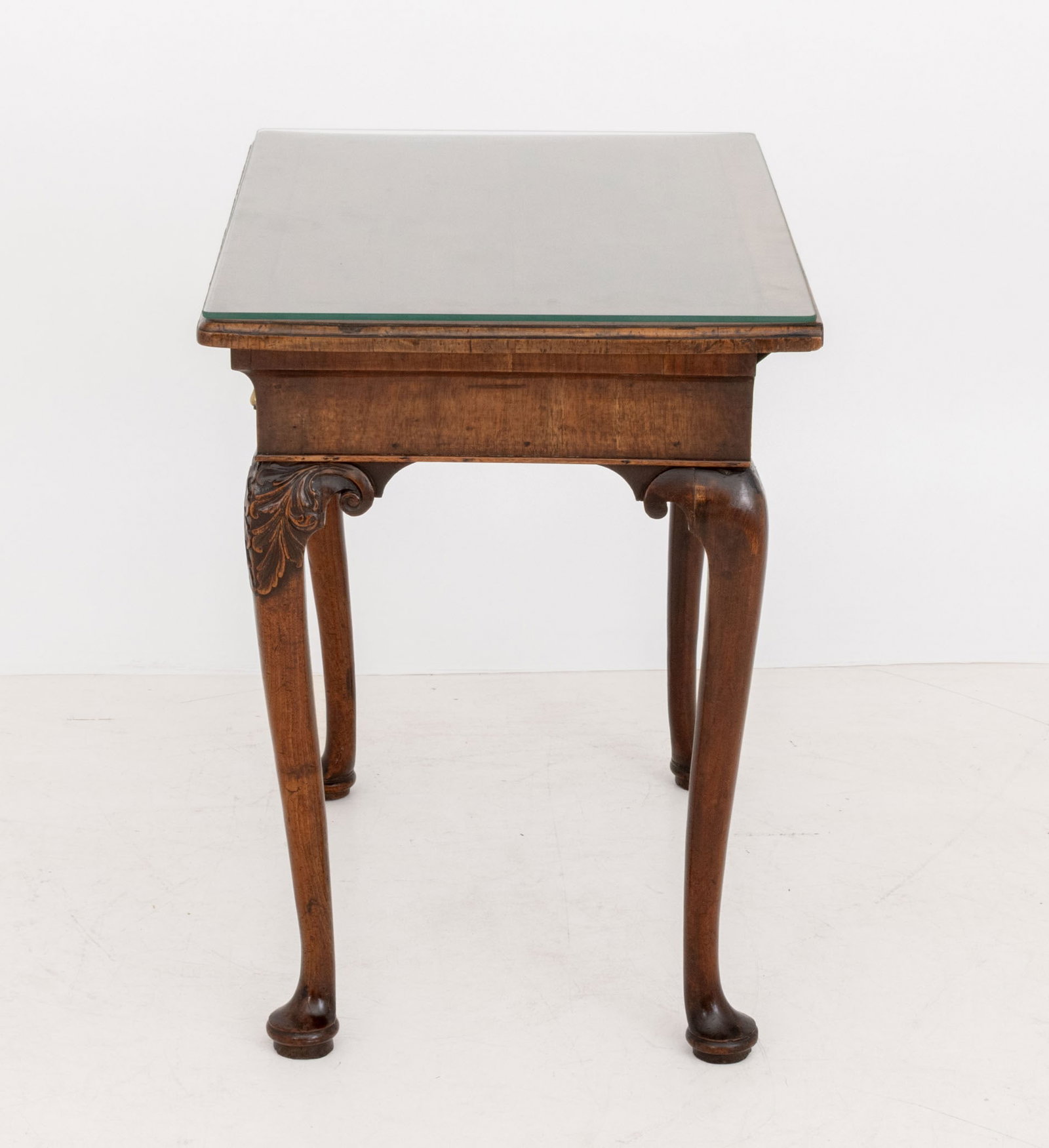 George II Walnut Side Table - 8