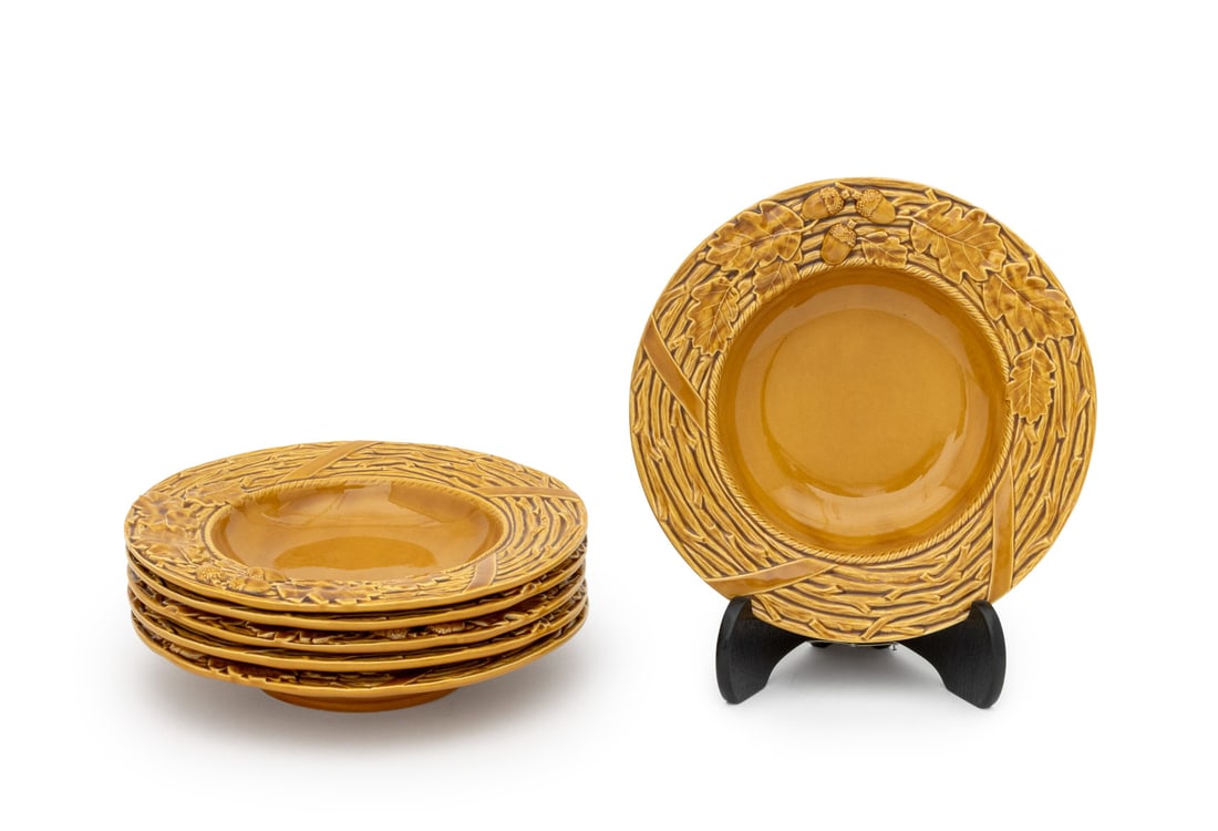 Bordallo Pinheiro Majolica Soup Bowls, 6 (1 of 8)