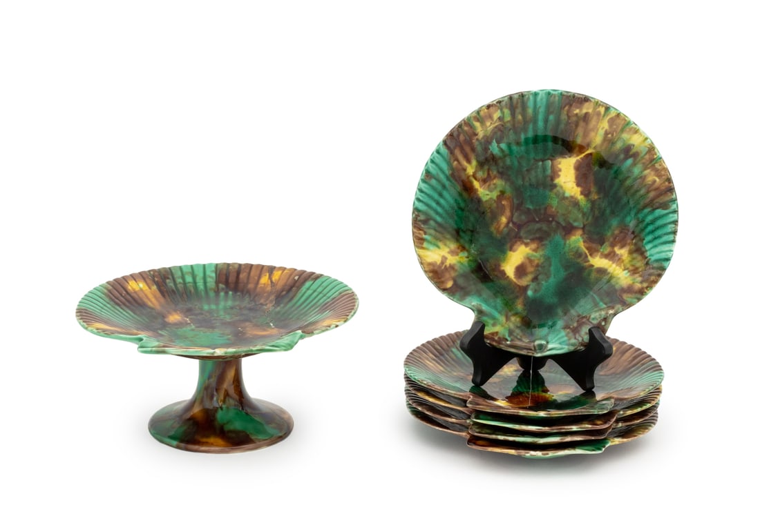 Wedgwood Shell Form Tazza and Plates, 6 Pcs. (1 of 14)
