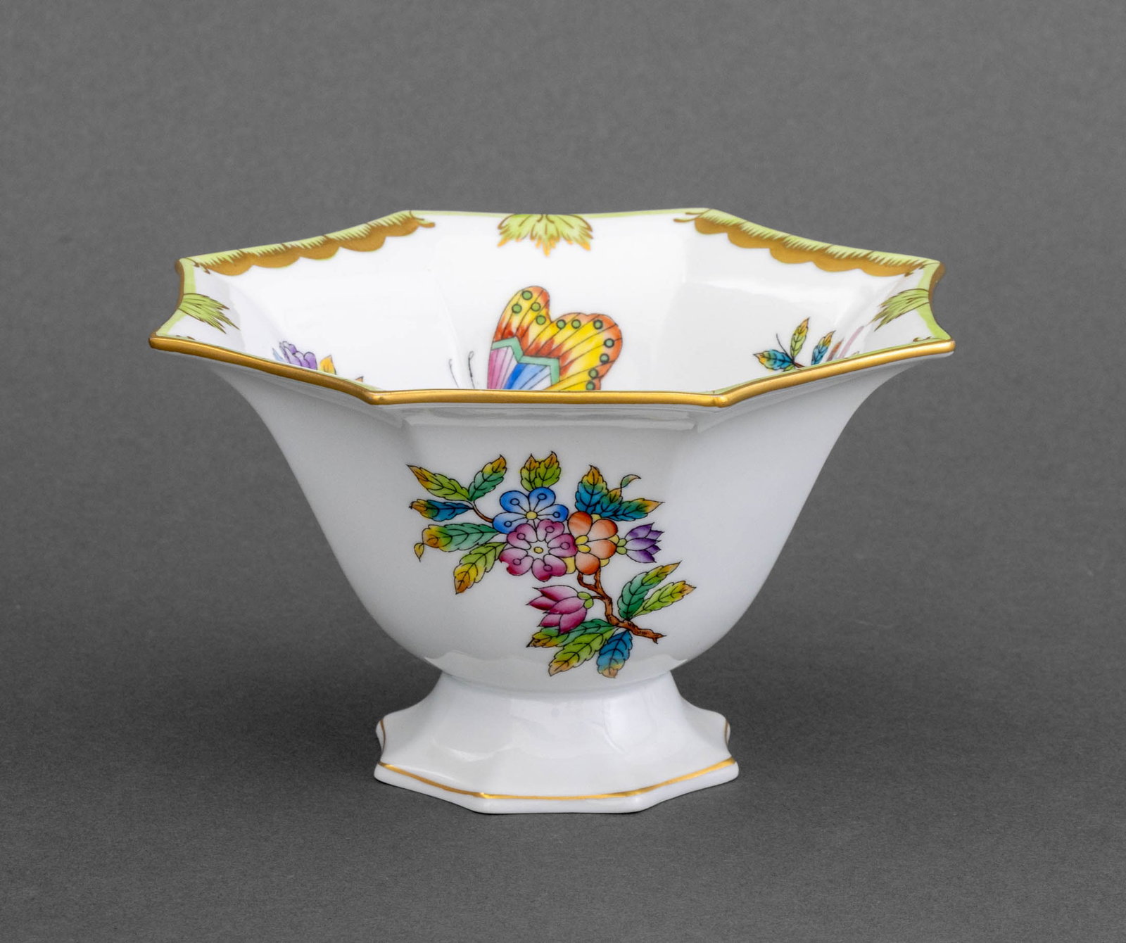 Herend Porcelain "Queen Victoria" Octagonal Bowl (1 of 9)
