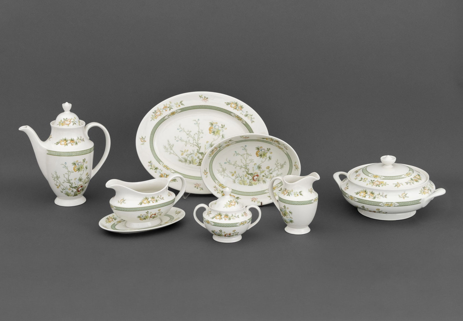 Royal Doulton "Tonkin" Porcelain Service, 7 Pcs. (1 of 17)