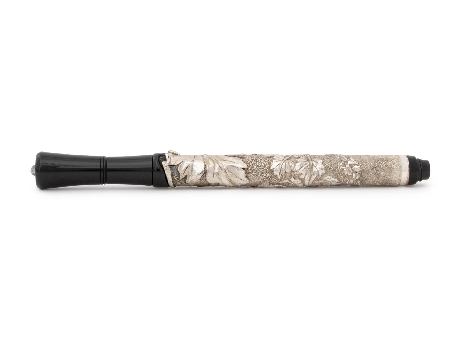 Stipula Silver Leaf Motif Fountain Pen: Stipula "Laurus" Silver Leaf Motif Fountain Pen, the body with relief leaves floating in wind, one with mark "AA", black resin cap and base, with sky-blue cabochon to top, two-tone 18K gold nib marked