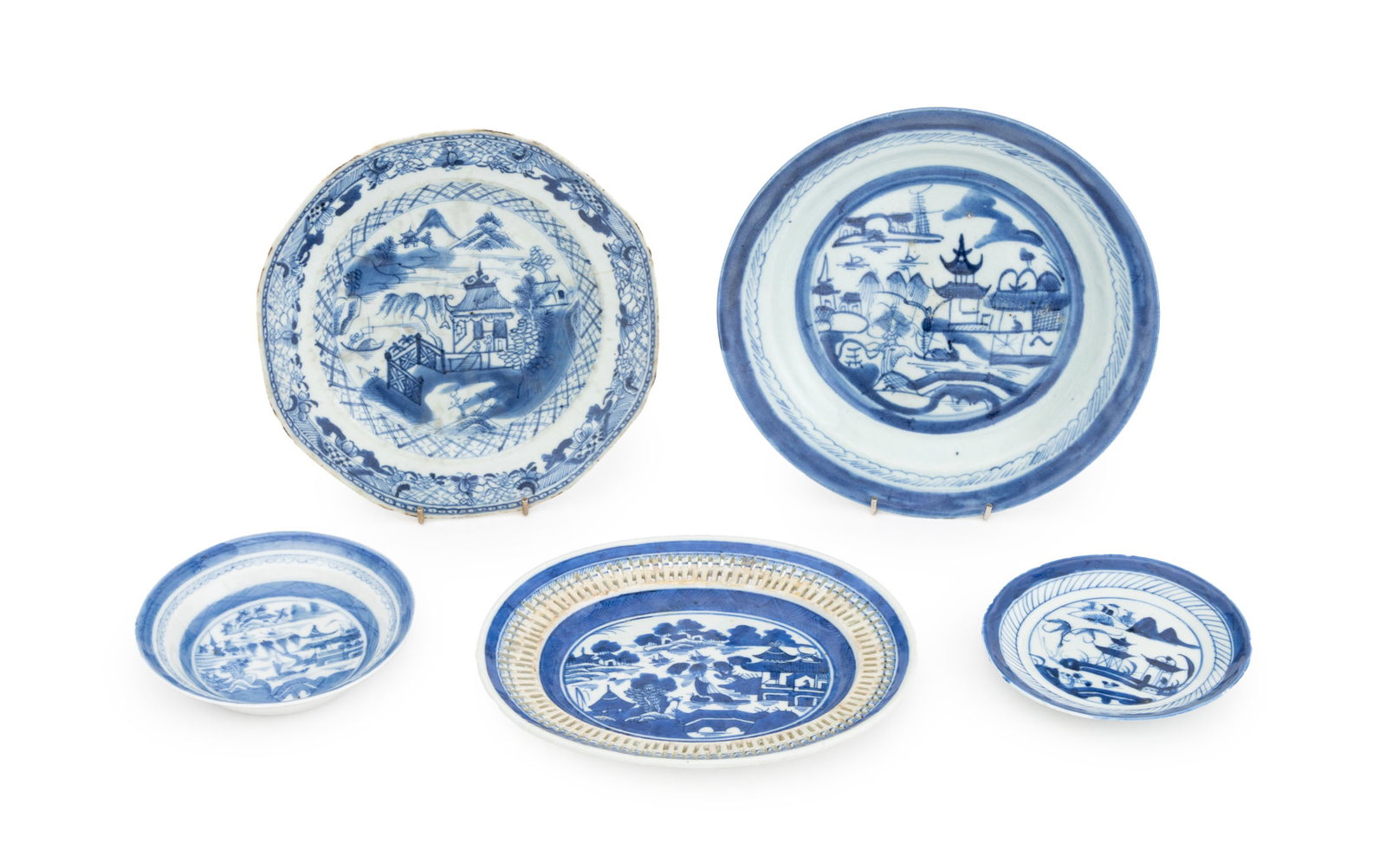 Chinese Export Blue and White Porcelain, 5 Pcs. (1 of 12)