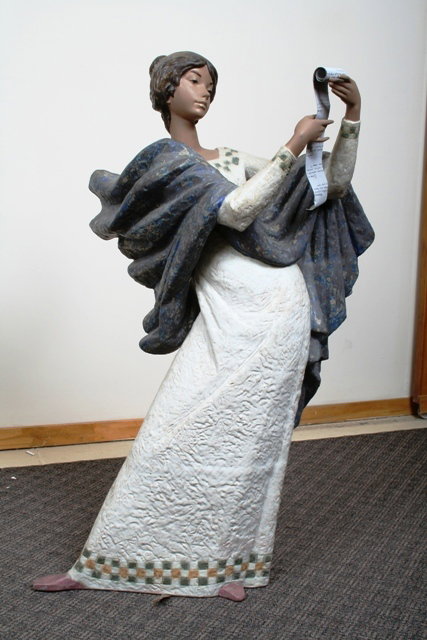 Extremely Large & Rare Female Lladro Figure Very