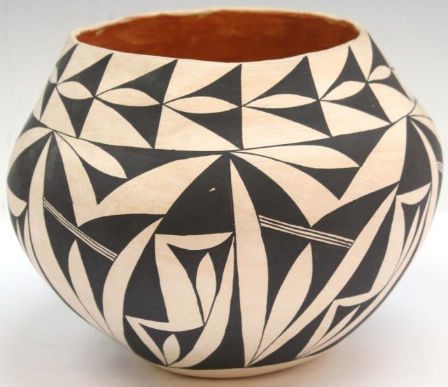 Native American Acoma Pueblo Ceramic Jar (1 of 4)