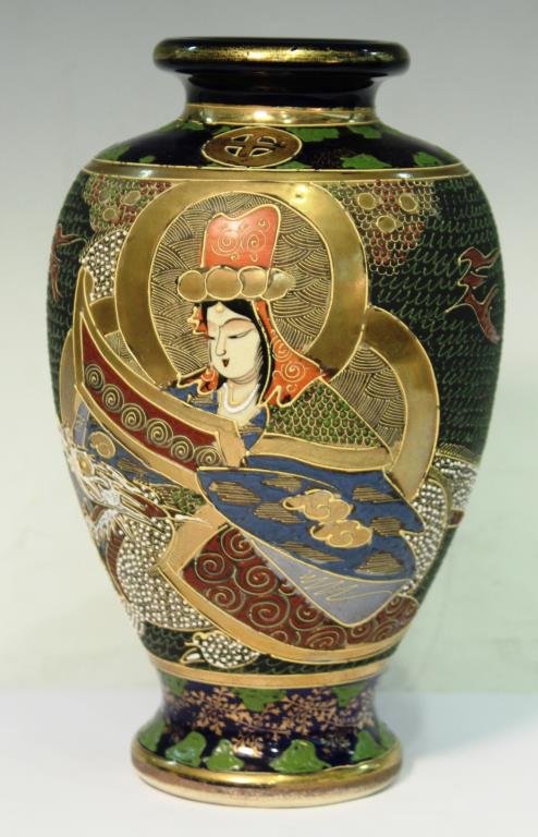 Vintage Signed Japanese Satsuma Vase (1 of 4)