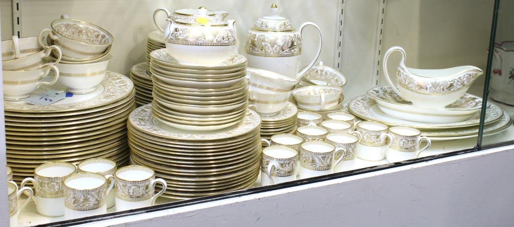 Wedgwood "Gold Florentine" China Dinner Service (1 of 3)