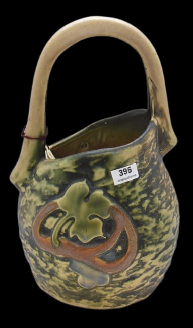 Roseville Imperial I 10" basket (1 of 5)