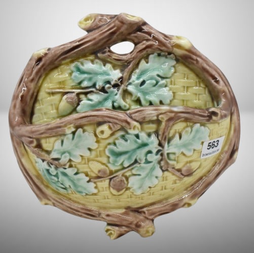 Griffen, Smith & Hill Majolica 6.25" oak pattern hanging soap dish (1 of 9)