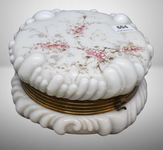 Wavecrest dresser box w/ dainty pink bouquets, 3"h x 5.5"d (1 of 7)