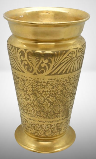 Osborne Studio gold 7" vase w/ etched design (D and P): Osborne Studio gold 7" vase w/ etched design (D and P); artist signed