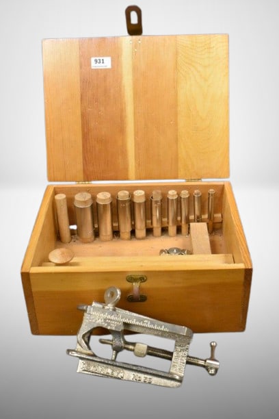 Stanley No. 59 dowelling jig: Stanley No. 59 dowelling jig; included with multiple sleeves and, for some reason, a set of weights?