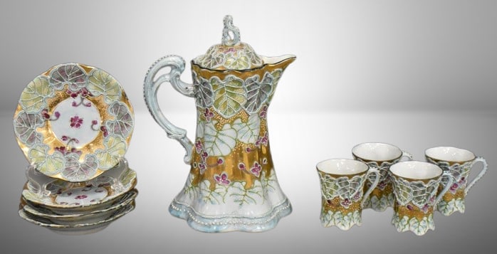 10 pc. Moriage Nippon chocolate set (19th Century), floral decoration (1 of 20)