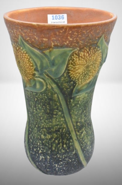 Roseville Sunflower 487-7" vase (1 of 5)