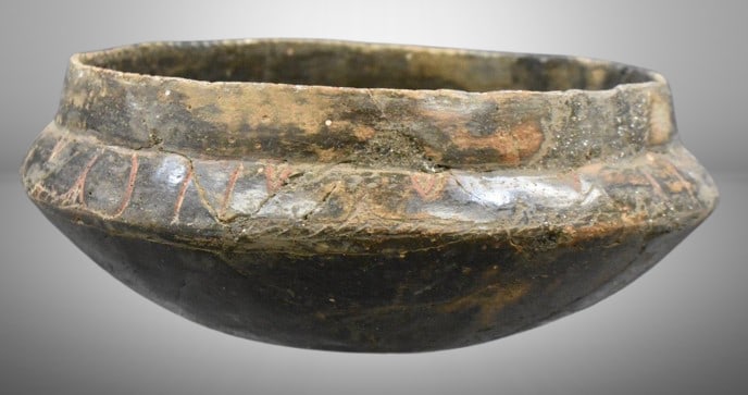 Pre-Columbian Native American bowl, 2.5"h x 5"d (1 of 8)