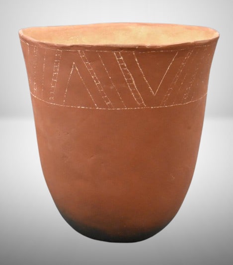 Pre-Columbian Native American 9" pottery jar artifact (1 of 8)