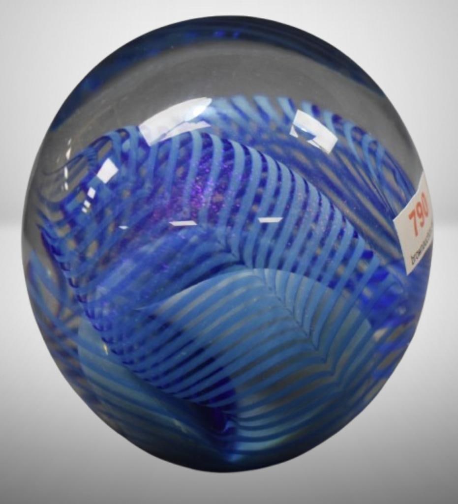 1988 Robert Eickholt Art Glass Chasm paperweight (1 of 8)