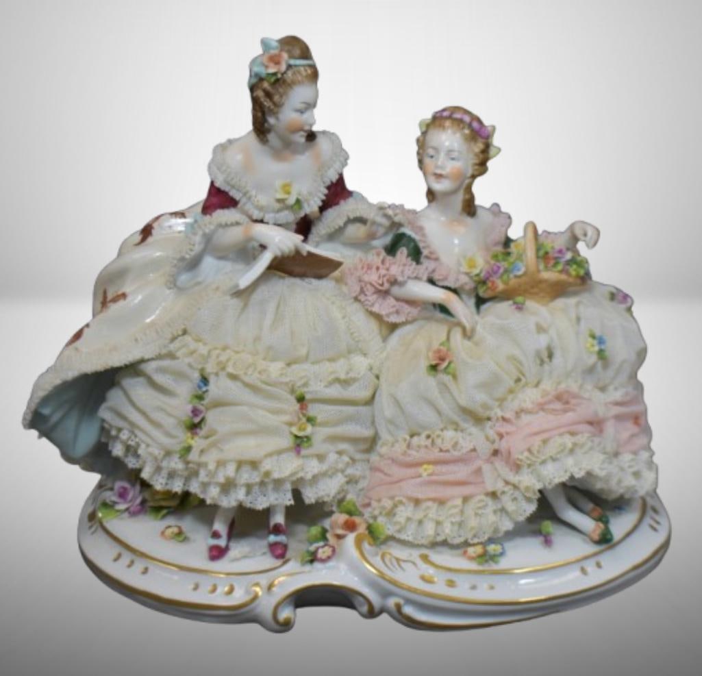 German Dresden figurine of 2 ladies enjoying their afternoon (1 of 12)