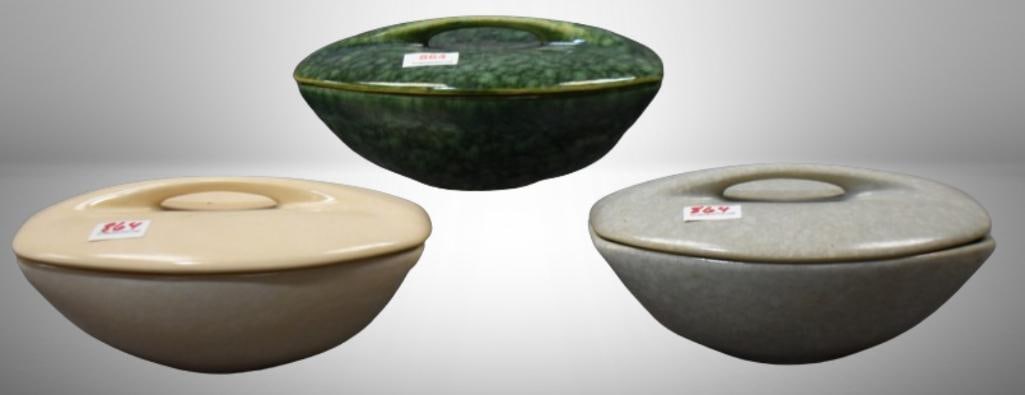 (3) Roseville Raymor 156 cov. ramekins: green, gray and ivory: (3) Roseville Raymor 156 cov. ramekins: green, gray and ivory; . Please use pictures as part of the description. Brown Auction attempts to call any flaw that can affect the value of each piece. It is