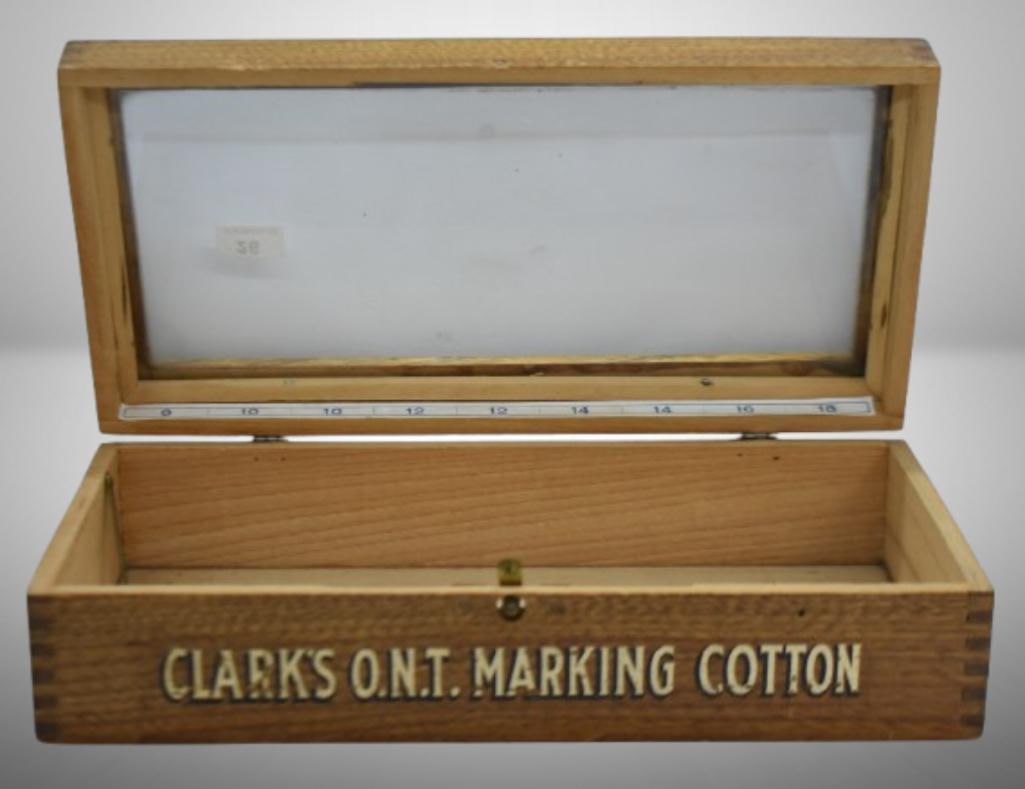 Clark's O.N.T. Marking Cotton thread display case (1 of 12)