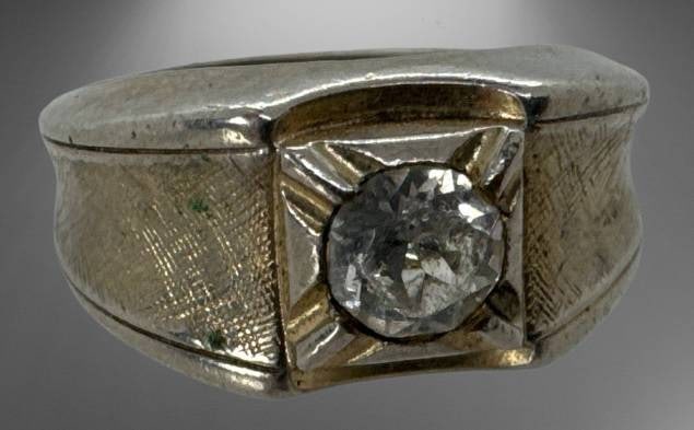 14k White Gold Ring with Round Stone (1 of 7)