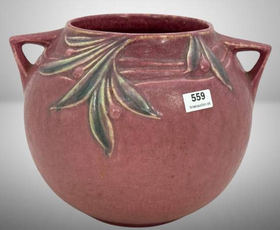 Roseville Velmoss 265-6" Bowl, Rose: Roseville Velmoss 265-6" bowl in rose with double handles and embossed leaf and berry design. No chips, cracks or repairs. In-house shipping available.