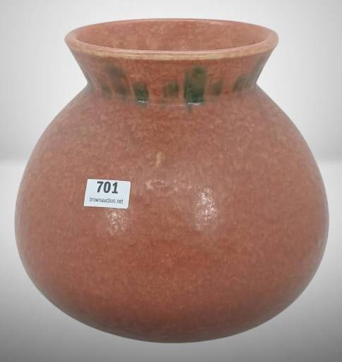 Roseville 547-6" Vase, Brown: Roseville Pottery 547-6" vase in brown glaze with green accents. Free of chips, cracks, or repairs. In-house shipping available.