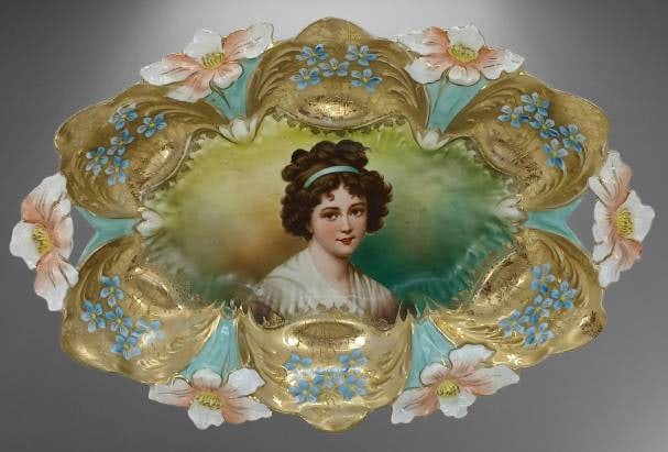 R.S. Prussia Portrait Bun Tray (1 of 7)