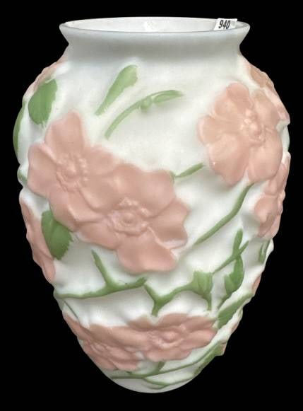 Phoenix Art Glass Dogwood Vase (1 of 7)