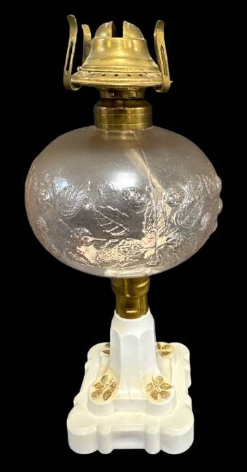 Hobbs & Brockunier Blackberry Pattern Oil Lamp (1 of 6)