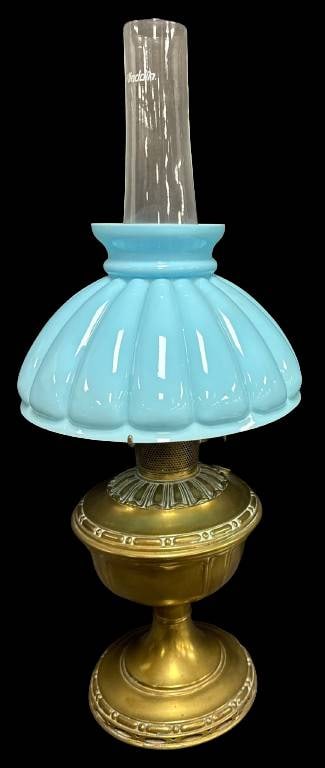 Aladdin Model 7 Brass Oil Lamp with Blue Shade (1 of 16)