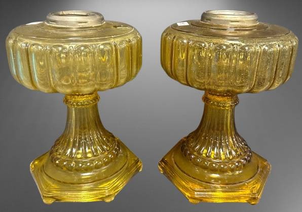 (2) Aladdin Corinthian Kerosene Mantle Lamps (1 of 11)