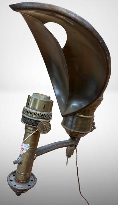 Adams & Westlake Wall-Mounted Oil Lamp (1 of 16)