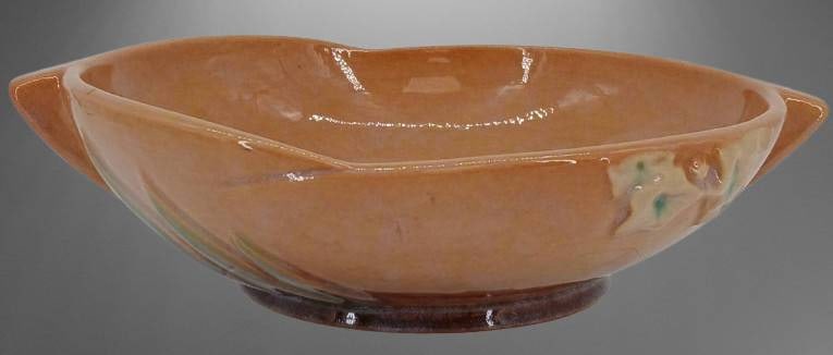 Roseville Wincraft 226-8" Bowl (1 of 9)