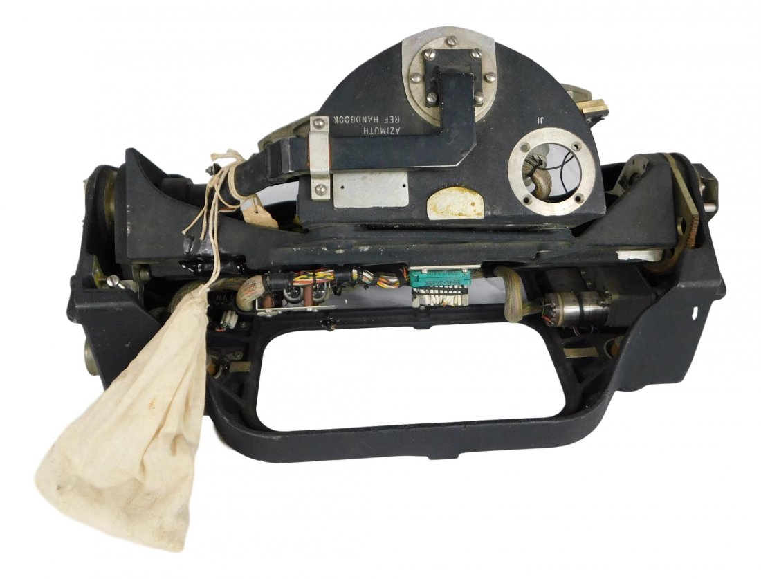 Nasa Singer Aircraft Radar Assembly: Aircraft Radar Assembly Made by the Singer sewing machine co Aerospace and Marine Systems Model AS-135/APN-153{v}Item is 21" by 15" All items from the Charlie bell space auction in May of 2000 All ite