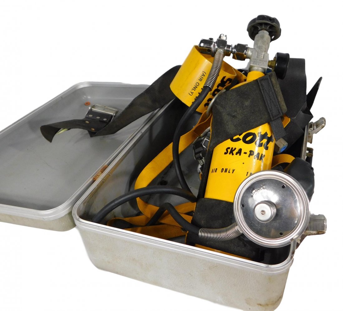 Nasa Apollo EmergencySKA PAK  Air Pack In Case (1 of 4)