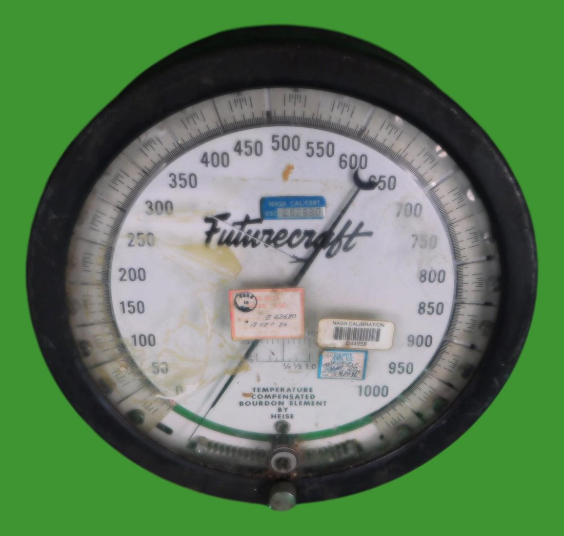 Nasa Apollo Temperature Compenstated Pressure Gauge (1 of 6)