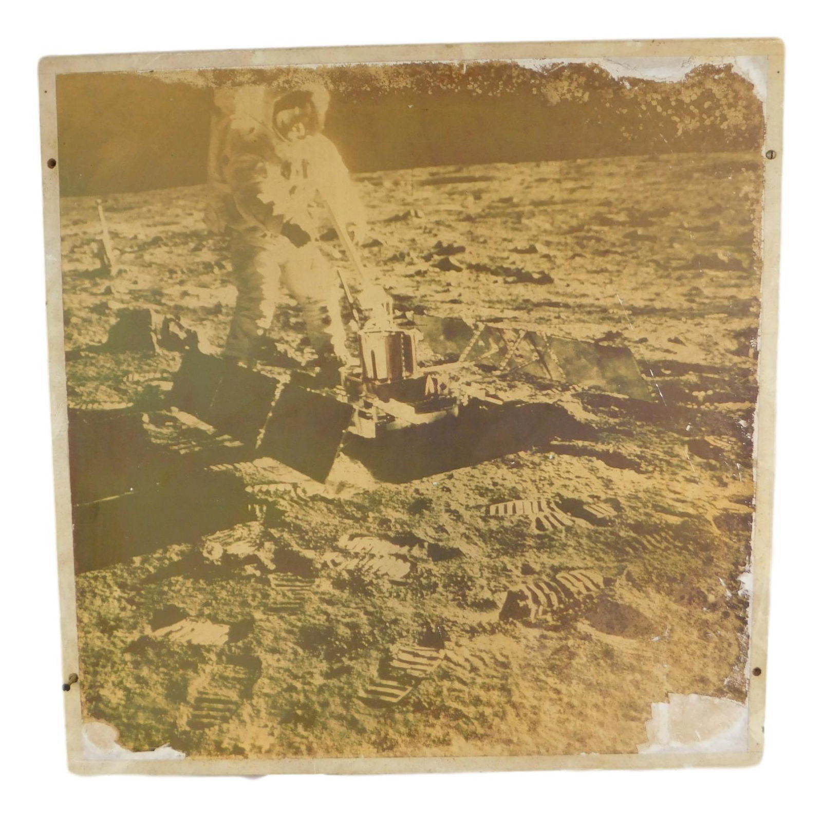 NASA APOLLO ALSEP PACKAGE PLACEMENT POSTER: NASA Apollo Mission ALSEP Package Placement Poster Made by N/A Part No N/A Piece is 2 1/2“ by 32“ by 31 1/2“ All items from the Estate of Charles Bell space auction in May of 2000All