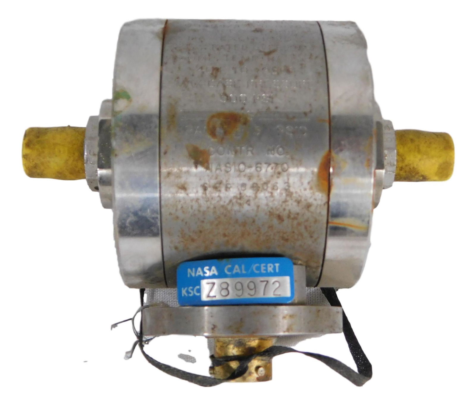 NASA SPACE SHUTTLE DIFFERENTIAL PRESSURE TRANSDUCER: NASA Space Shuttle Differential Pressure Transducer Made by Bell & Howell Part No KSC Z89972 Piece is 4 1/2“ by 3 1/2“ by 2 1/2“ All items from the Estate of Charles Bell space aucti