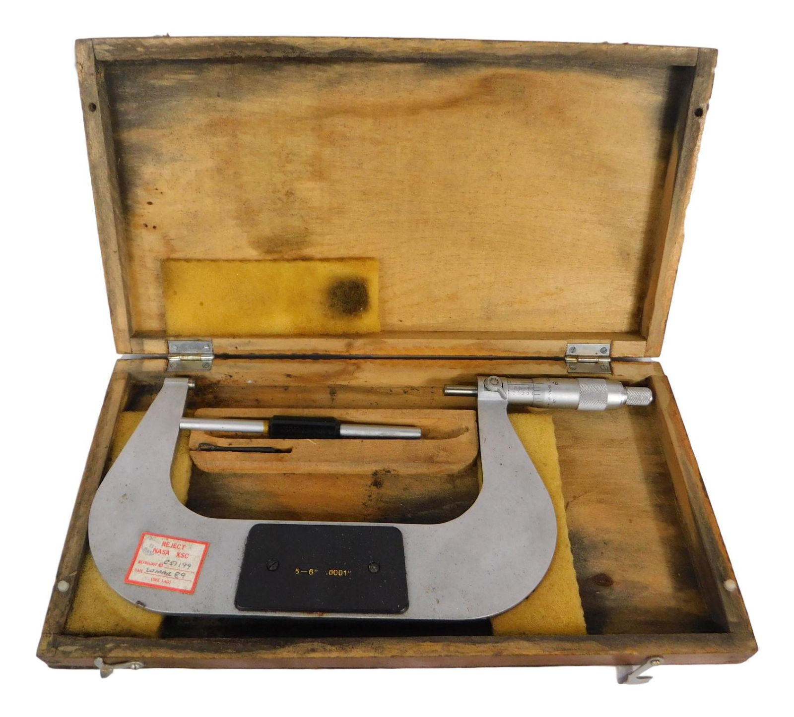 NASA MICROMETER: NASA Micrometer Made by N/A Part No N/A Piece is 1 1/2“ by 12 1/2“ by 6 1/2“ All items from the Estate of Charles Bell space auction in May of 2000All item for this Auction Located i