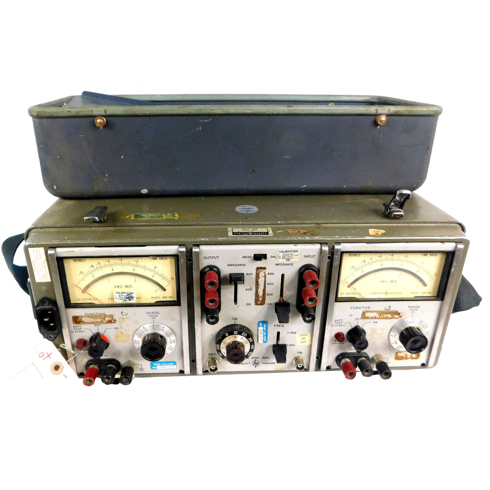 NASA APOLLO PLUG-IN TEST SET: NASA Apollo Mission plug-In Test Set Made by HP Part No Model 35508 Piece is 8“ by 18“ by 10 1/2“ All items from the Estate of Charles Bell space auction in May of 2000All item for t