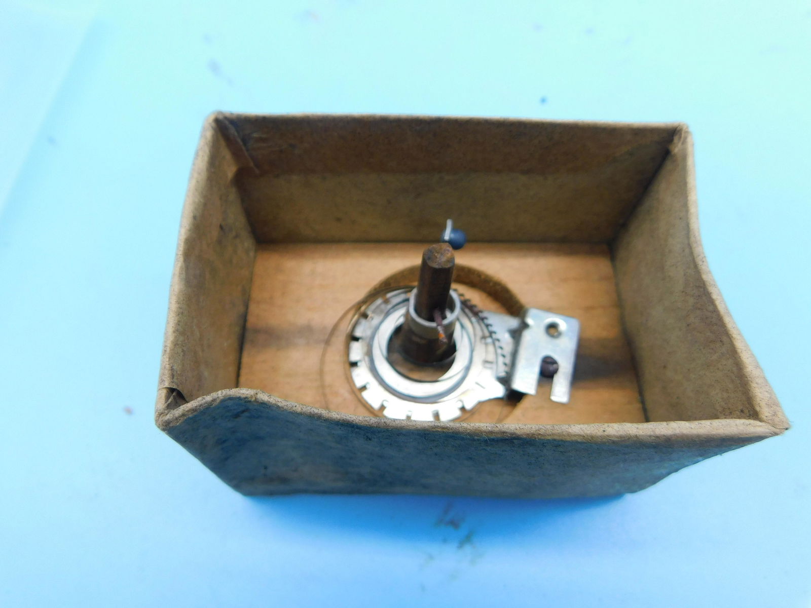 NASA UNIDENTIFIED SPACE ITEM NO RESERVE: NASA Unidentified items up for auction. All items from NASA; some APOLLO, some Space Shuttle possible flown items. You will have to be the judge on these. All items from the Estate of Charles Bell spa