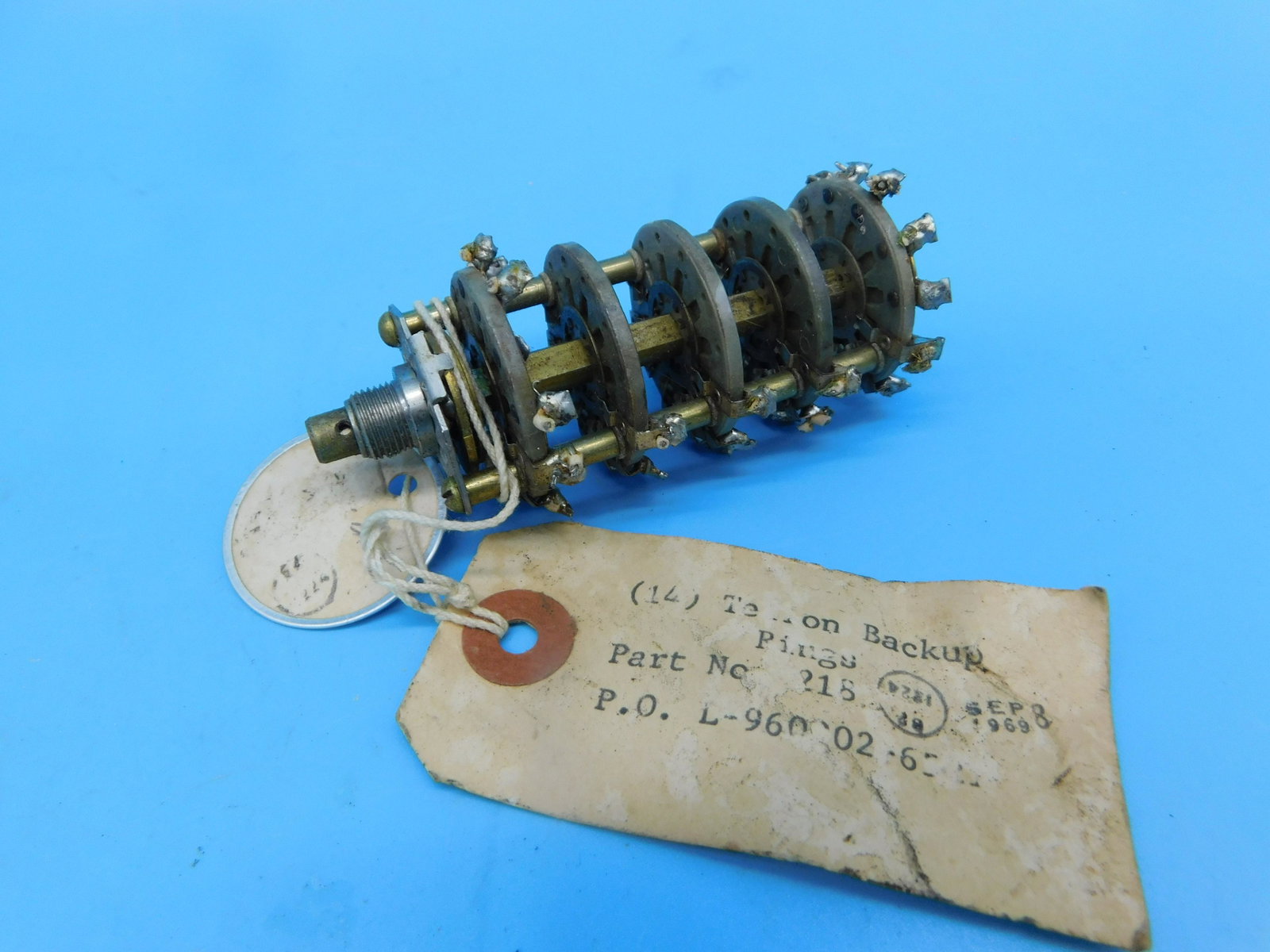 NASA UNIDENTIFIED SPACE ITEM NO RESERVE: NASA Unidentified items up for auction. All items from NASA; some APOLLO, some Space Shuttle possible flown items. You will have to be the judge on these. All items from the Estate of Charles Bell spa