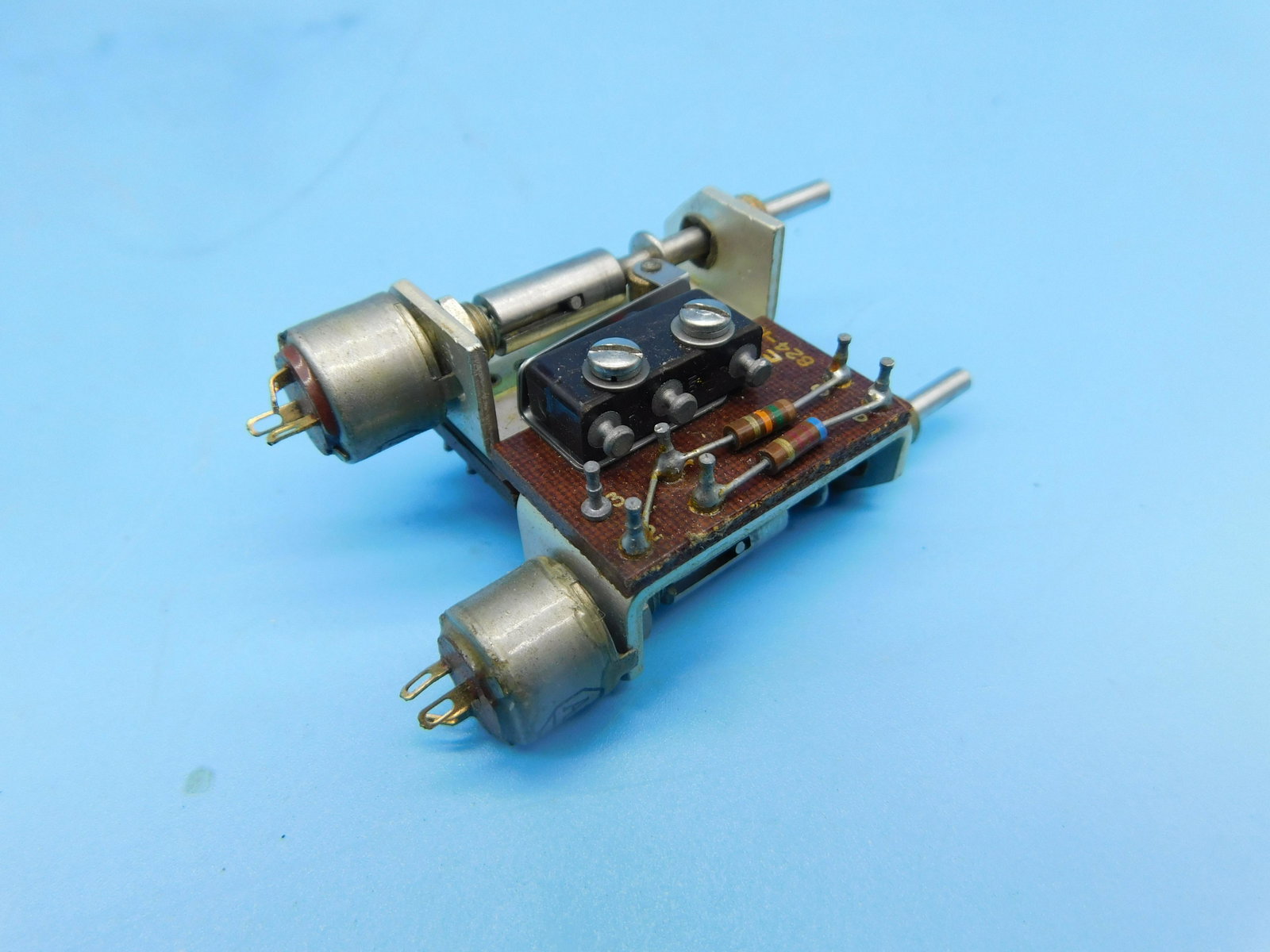 NASA UNIDENTIFIED SPACE ITEM NO RESERVE: NASA Unidentified items up for auction. All items from NASA; some APOLLO, some Space Shuttle possible flown items. You will have to be the judge on these. All items from the Estate of Charles Bell spa