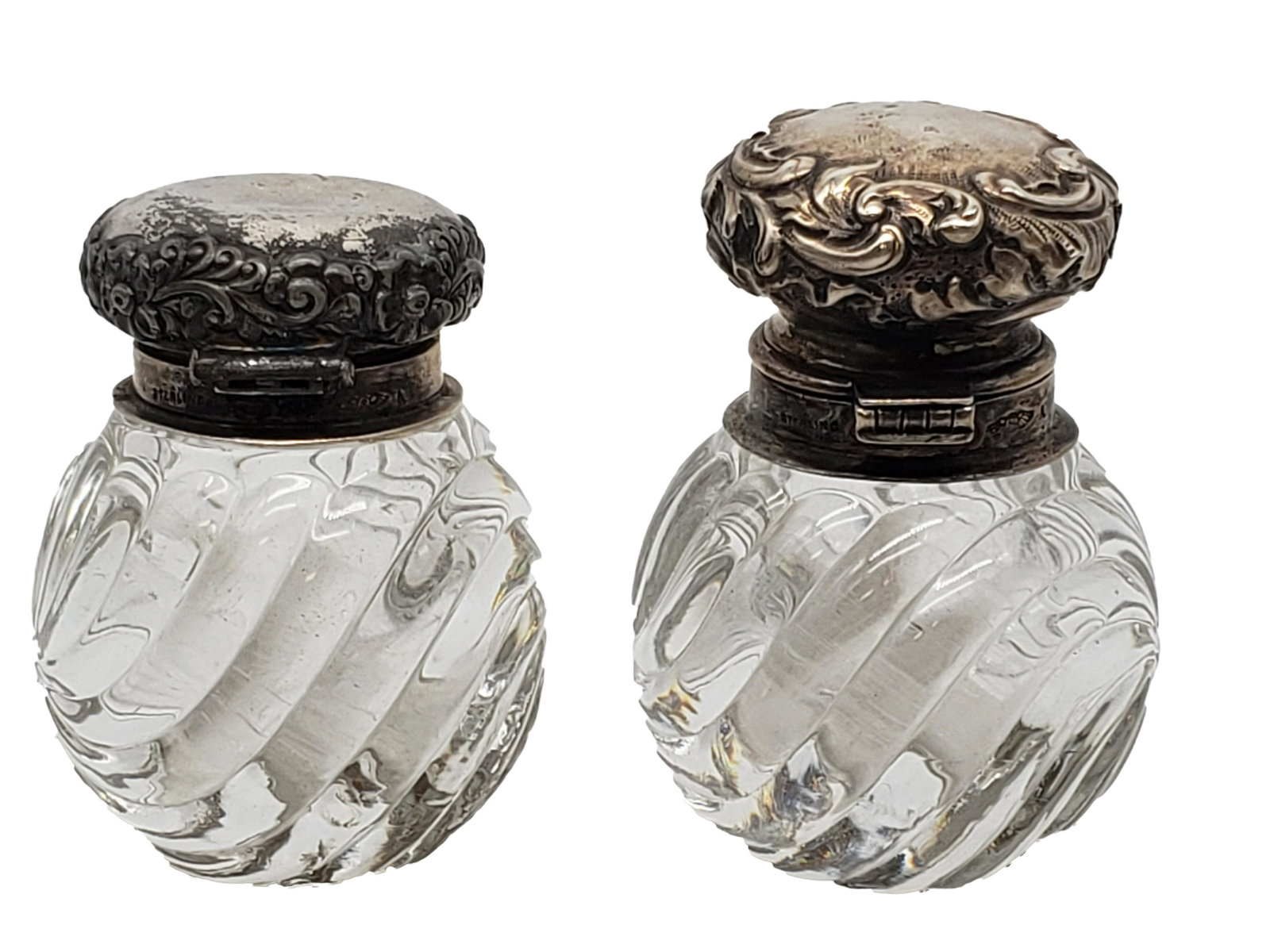 ANTIQUE STERLING SILVER INKWELLS (2): Antique Pair of Sterling Silver Inkwells (2) Different Sizes 3 1/2" x 2 1/2" and 2 3/4" x 2 1/4" All item for this Auction Located in in Hollywood Florida Warehouse For Shipping Call today for quote t