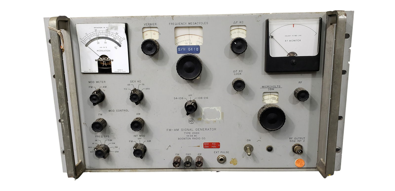 NASA APOLLO FM-AM SIGNAL GENERATOR: NASA Apollo Mission FM_AM Signal Generator Manufacturer Boonton Radio Co Part NO Type 202H Piece is 19" x 18 1/2" x 10 1/2" All items are from the Estate of Charles Bell space auction in May of 2000 A