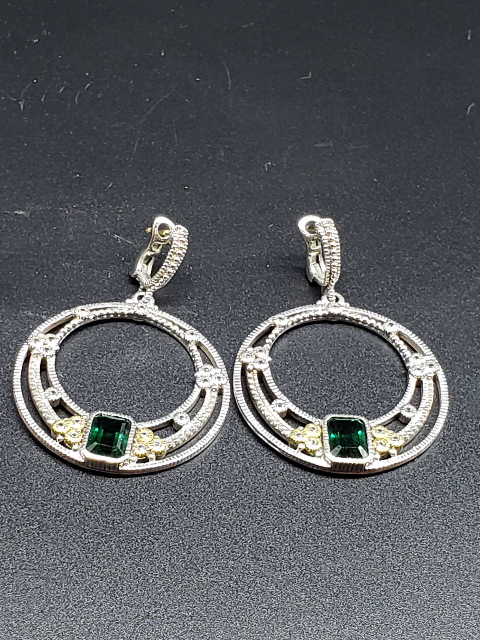 VINTAGE 18K 925 LOCK BACK EARRINGS: Vintage 18K 925 Lock Back Earrings Piece is 2" x 1 1/2" All items for this Auction Located in in Hollywood Florida Warehouse For Shipping Call today for quote they have item numbers and Pak Mail is av
