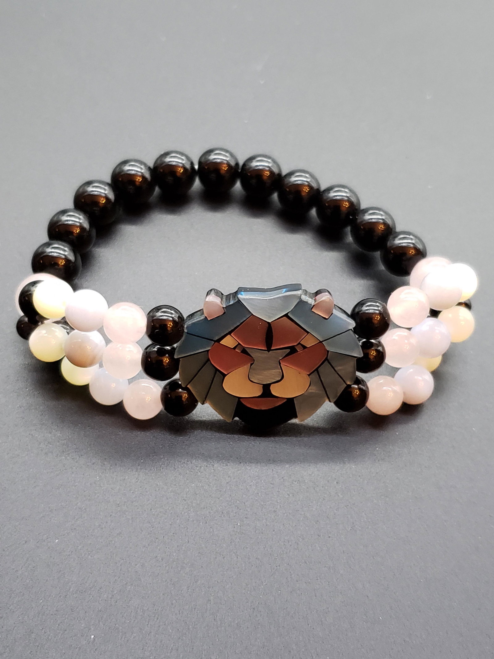 VINTAGE LION BRACELET: Vintage Lion Bracelet Piece is 6" and expandable elastic All items for this Auction Located in in Hollywood Florida Warehouse For Shipping Call today for quote they have item numbers and Pak Mail is a