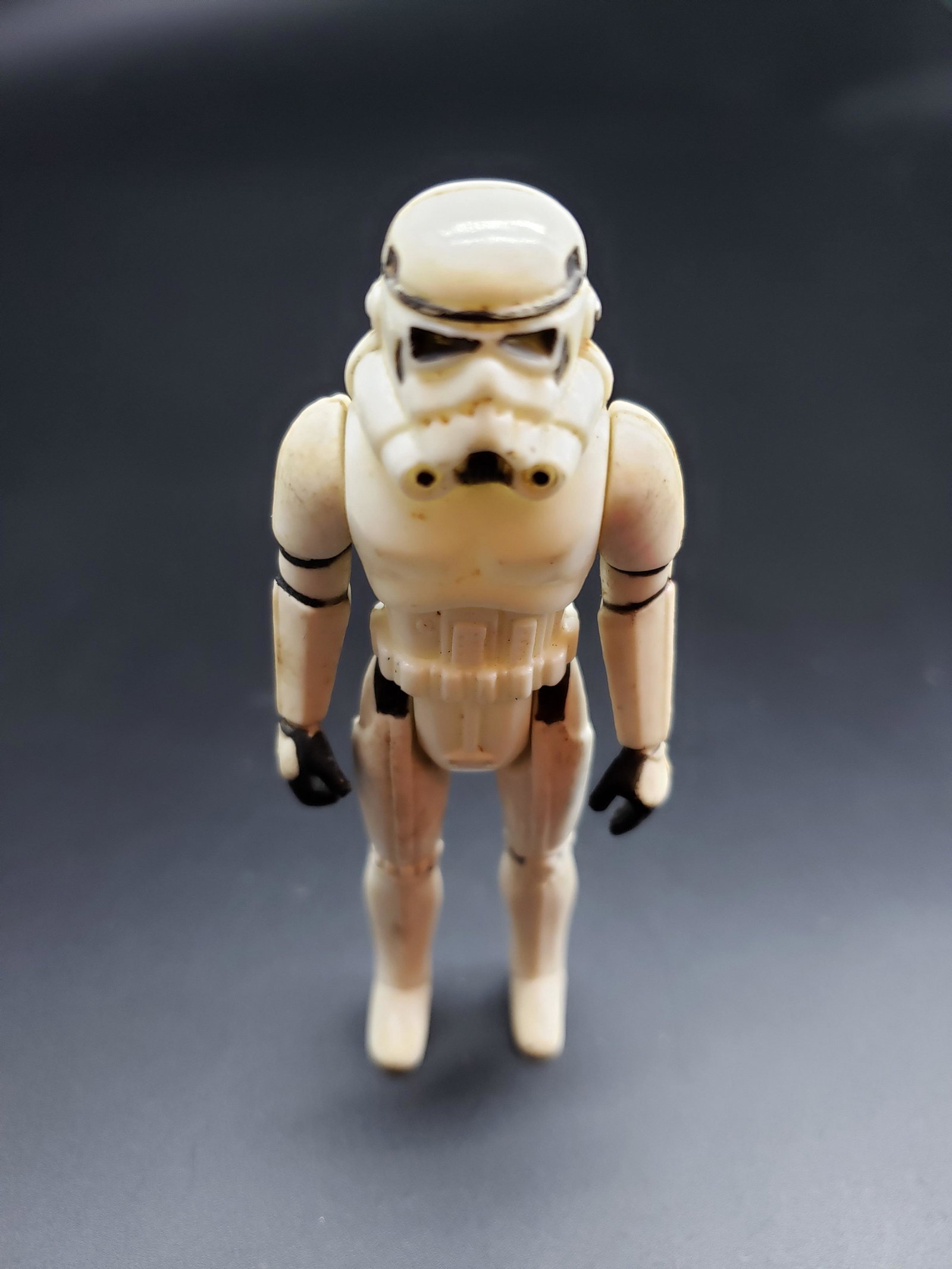 VINTAGE 1977 STAR WARS ACTION FIGURE: Vintage 1977 Star Wars Action Figure Piece is 3 3/4" All items from this Auction Located in in Hollywood Florida Warehouse For Shipping Call today for quote they have item numbers and Pak Mail is avai